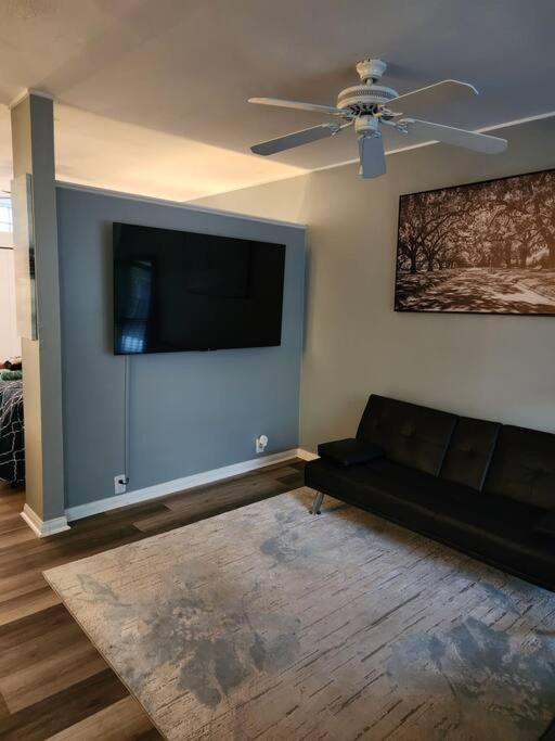 Blue Shark *W7* @ Montrose 1Br Private King Loft Apartment Houston Exterior photo